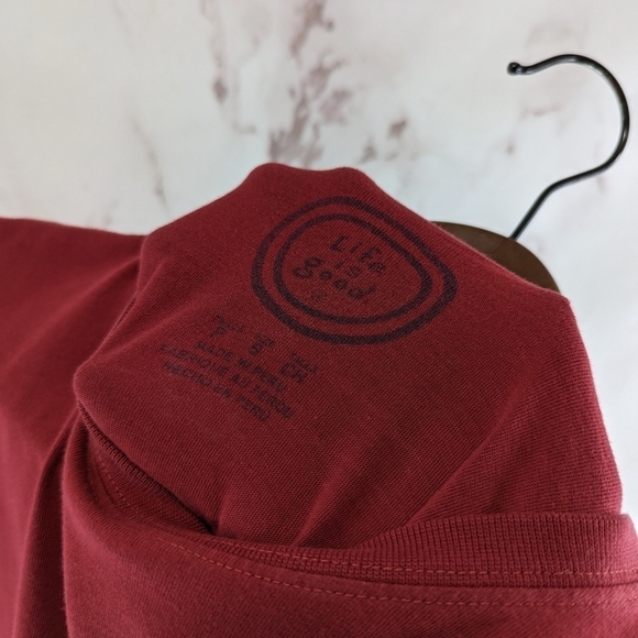 Life Is Good T Shirt Womens Small Red Snowman Winter Chillin And Grillin Cookout - Picture 3 of 9